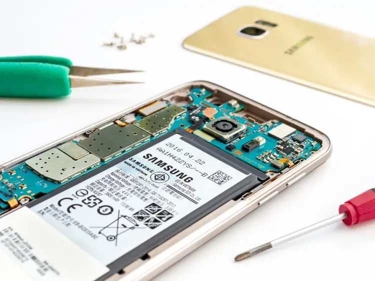 Phone Battery Replacement in Alexandria, VA - Electronic Repair Shop Phone Battery Replacement in Alexandria, VA - Electronic Repair Shop